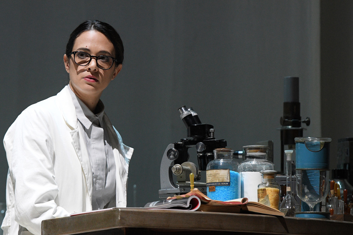 Asia_argento_in_rosalind_franklin_-_foto_di_bepi_caroli_alta_ris_dsc_1750