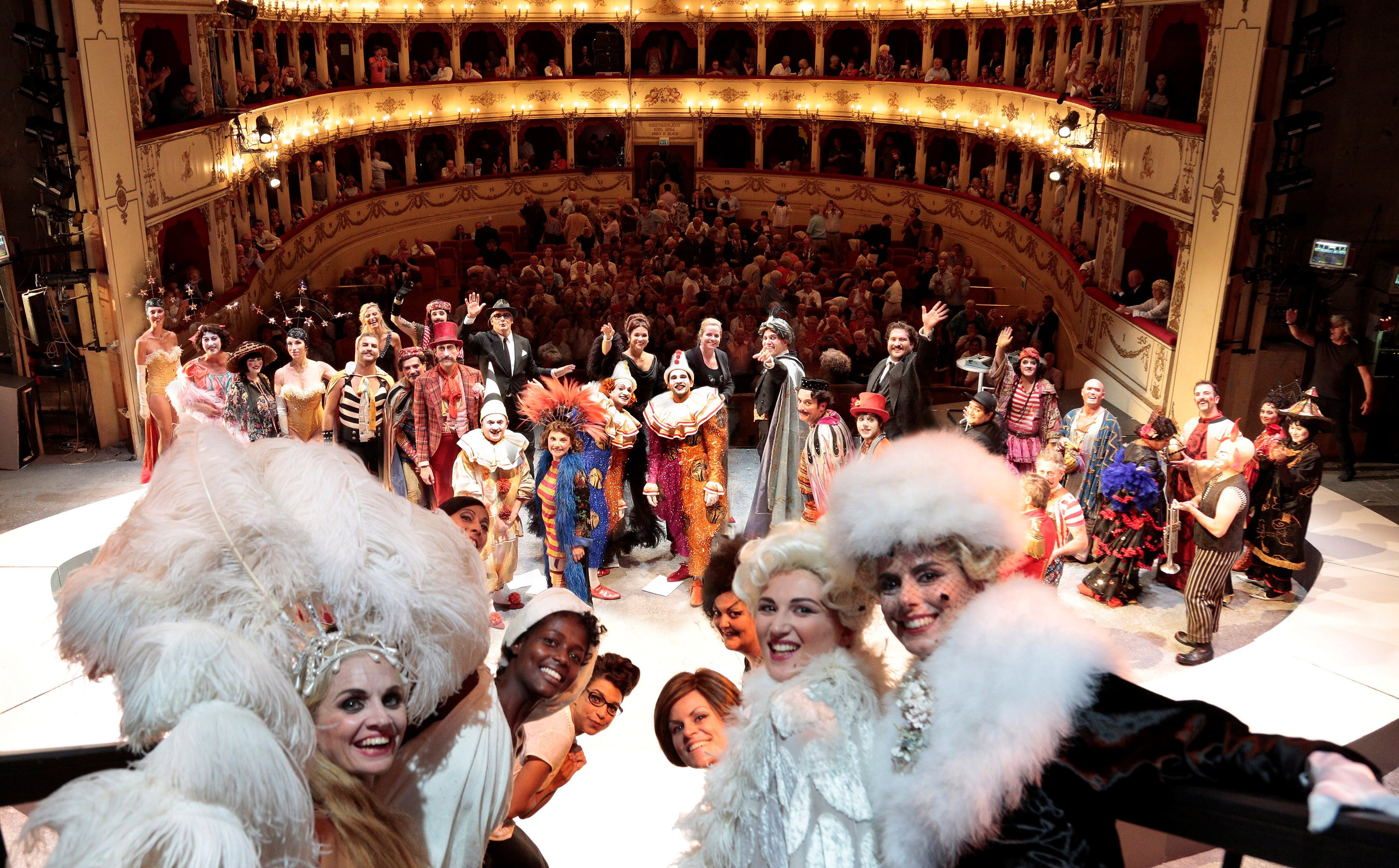 Rossini-opera-festival-cast-e-pubblico