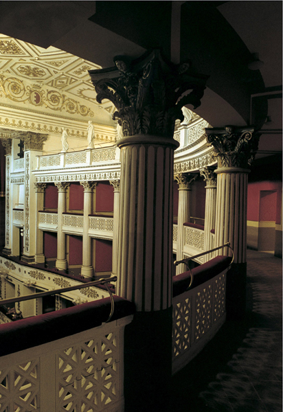 Giannifabbri_teatro_della_fortuna_interno