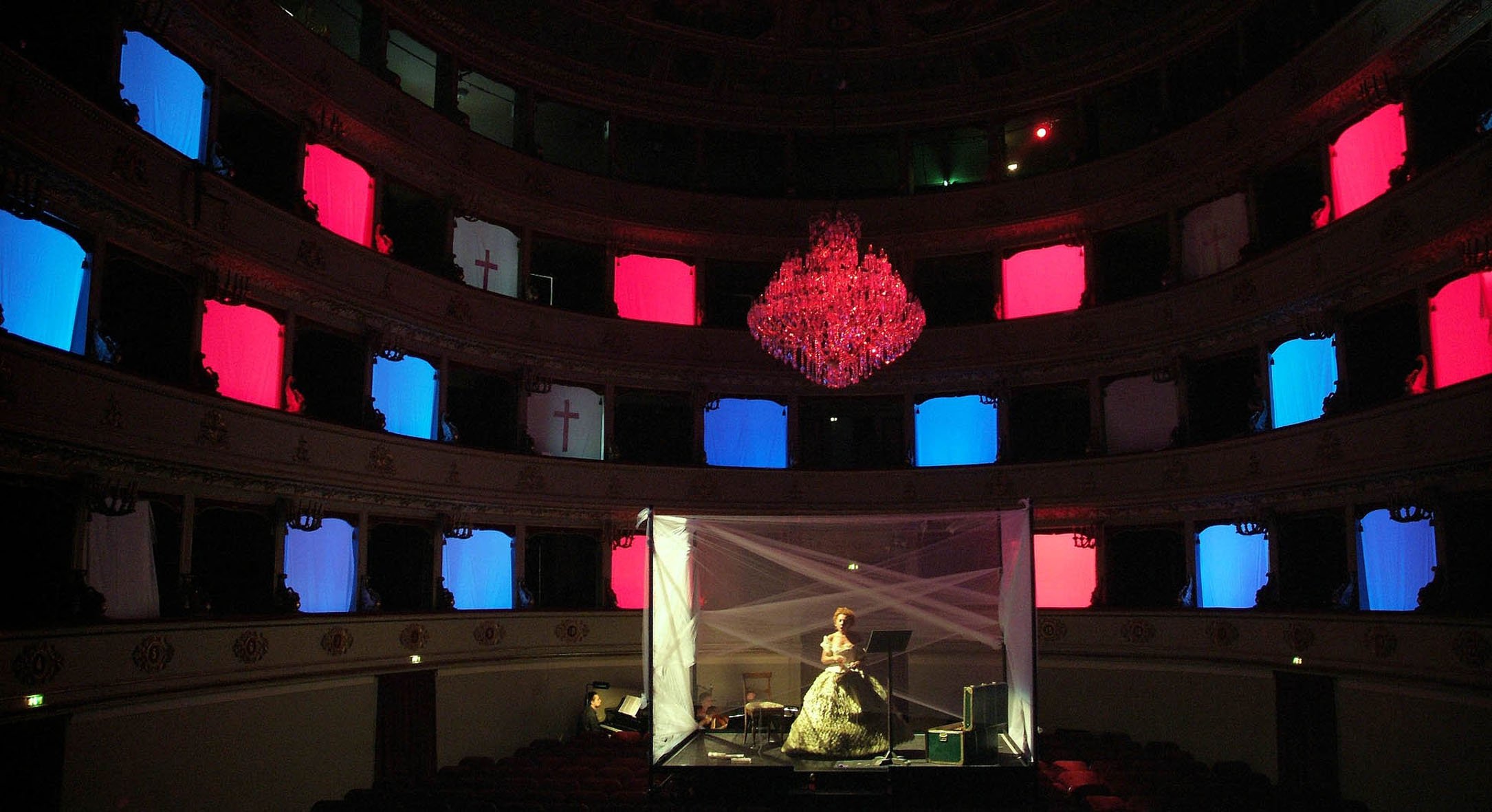 Light-design_festival-pergolesi-spontini-2006_mozart-a-recanati