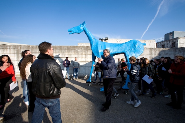 Marco_cavallo_nel_carcere_di_villa_fastiggi_a_pesaro_ph._franco_deriu