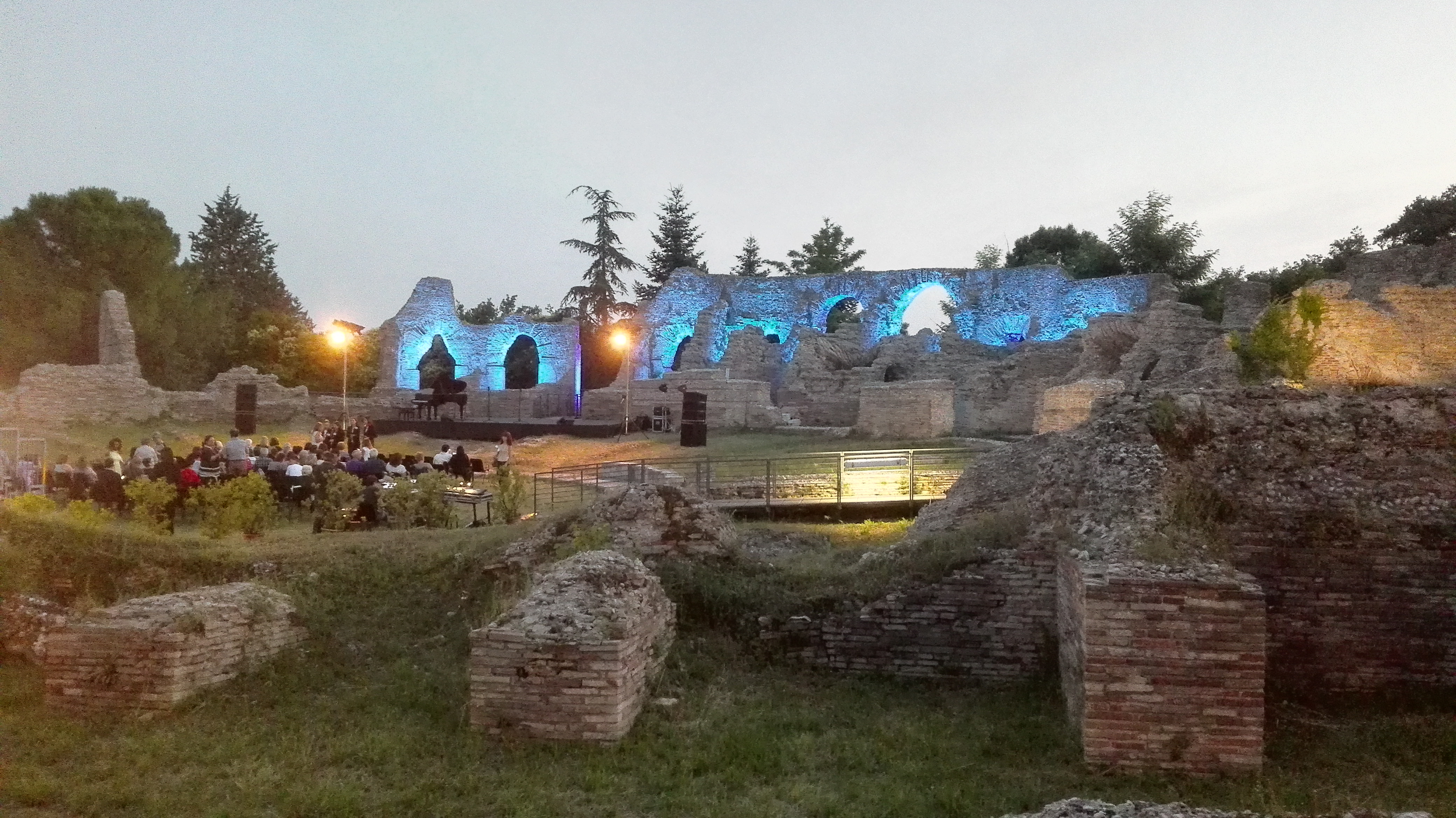 Teatro_romano__helvia_recina___1_