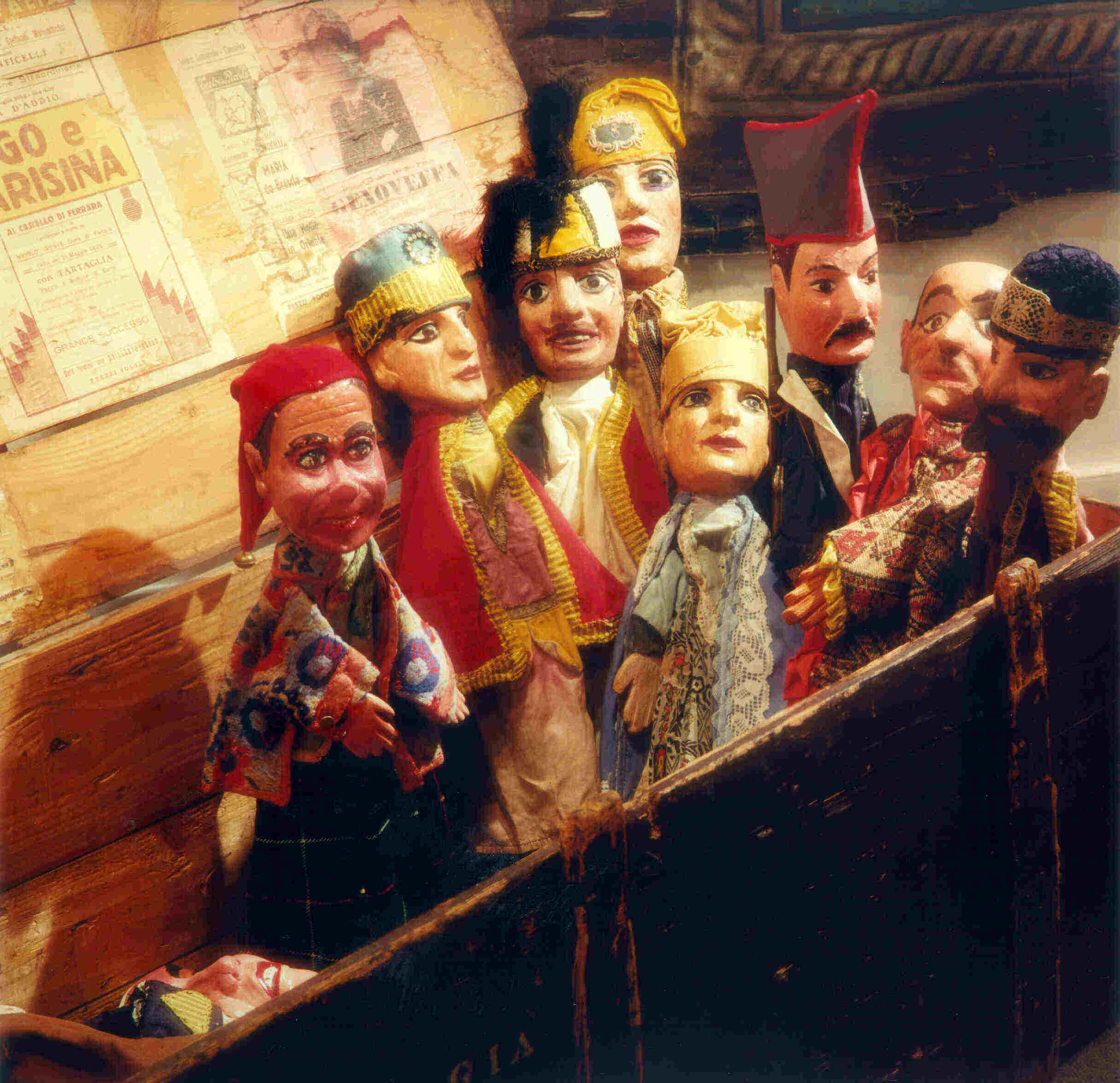 Cassa-burattini_teatro_del_drago