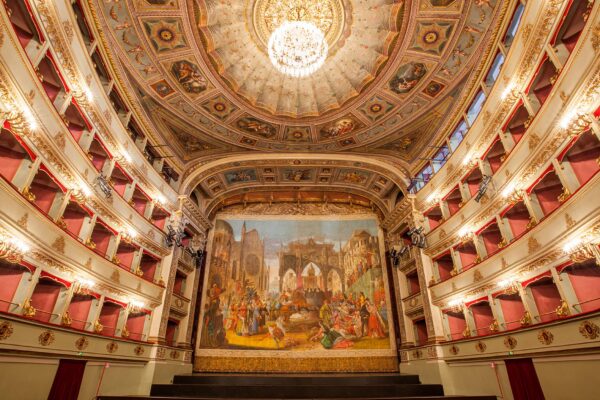 Teatro-pergolesi_1798_jesi_foto-rosalia-filippetti-600x400