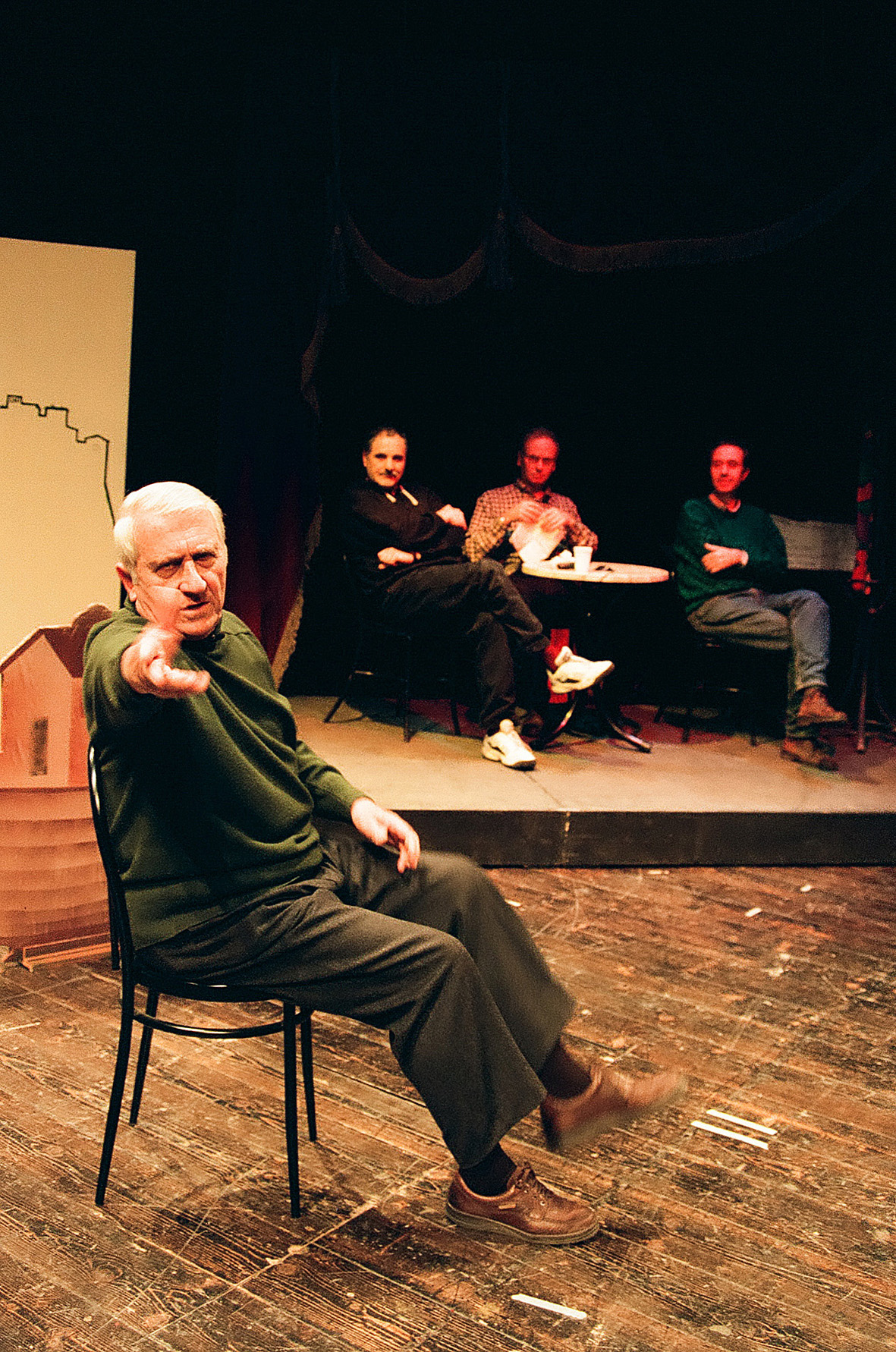 Corrado_olmi_al_teatro_pergolesi_nel_1998_con_gli_onafifetti