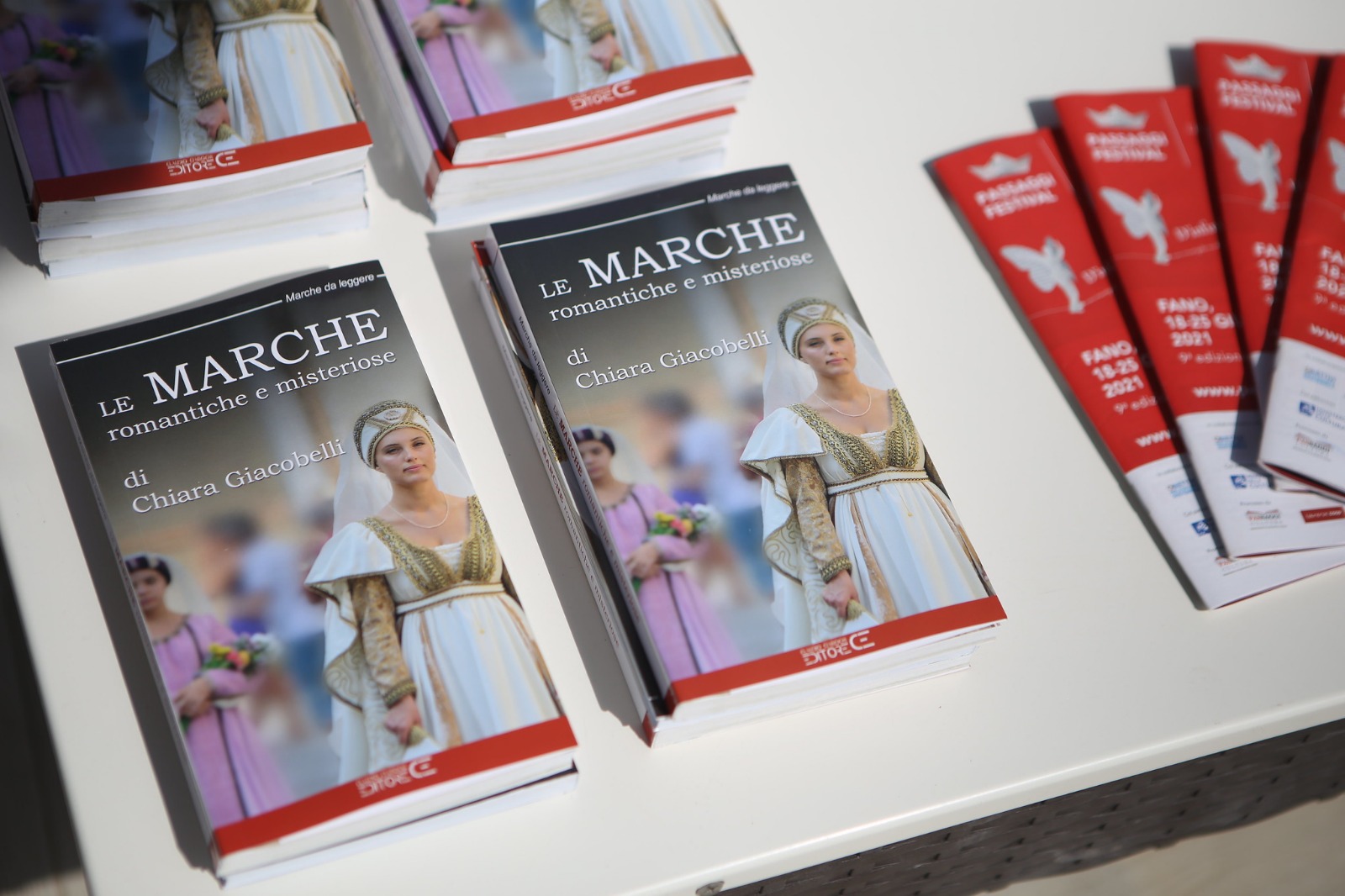 Marche_romantiche_misteriose-libro_2__1_